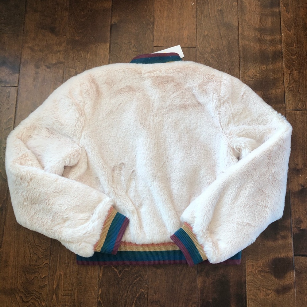Spiritual Gangster | White Furry Cropped Jacket - Picture 5 of 5